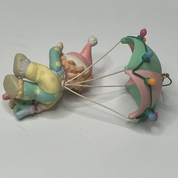 Enesco Precious Moments Ornament Dropping In For The Holidays Clown Parachute - Picture 4 of 10